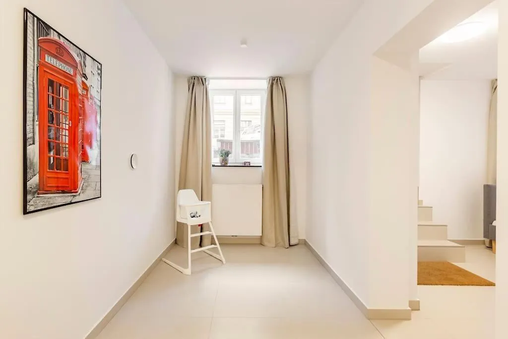 Sleek Design In Trendy Mitte Daire Berlin