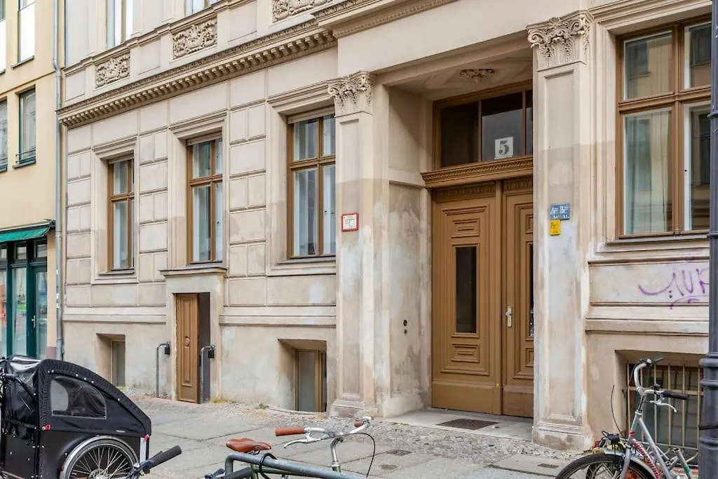 Sleek Design In Trendy Mitte Daire Berlin
